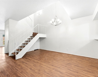 14515 Wunderlich Drive - Photo Thumbnail 2