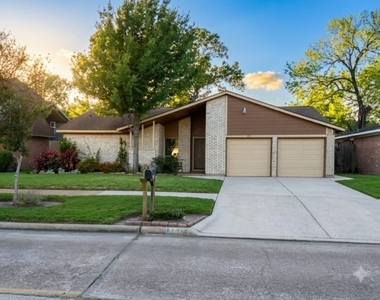 254 Evanston Street - Photo Thumbnail 5