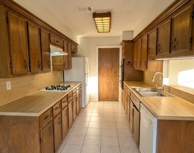 254 Evanston Street - Photo Thumbnail 4