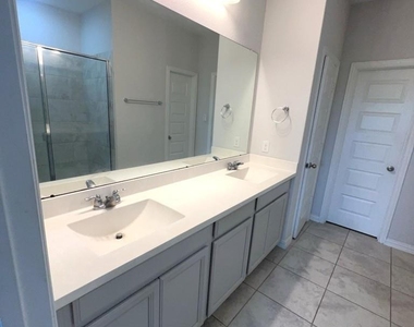 7118 Fannin Street - Photo Thumbnail 8