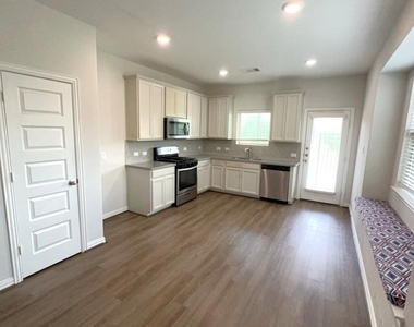 7118 Fannin Street - Photo Thumbnail 18