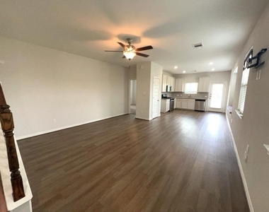 7118 Fannin Street - Photo Thumbnail 4