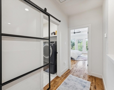3404 Castor Street - Photo Thumbnail 11