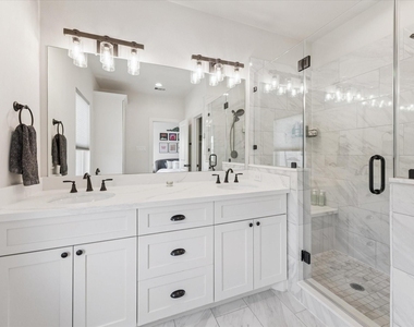 3404 Castor Street - Photo Thumbnail 16