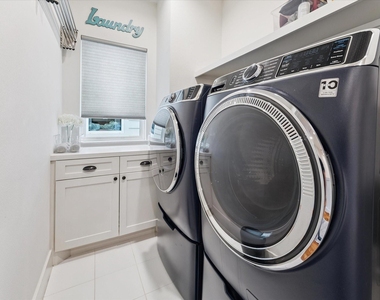 3404 Castor Street - Photo Thumbnail 12