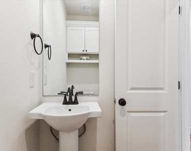 3404 Castor Street - Photo Thumbnail 10