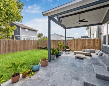 3404 Castor Street - Photo Thumbnail 2