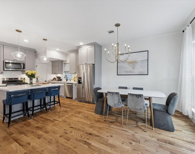 3404 Castor Street - Photo Thumbnail 6