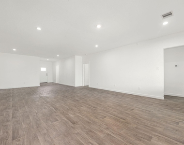 6931 Dell Vista Drive - Photo Thumbnail 10