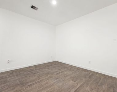 6931 Dell Vista Drive - Photo Thumbnail 9