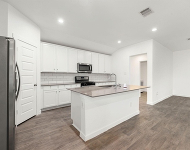 6931 Dell Vista Drive - Photo Thumbnail 14