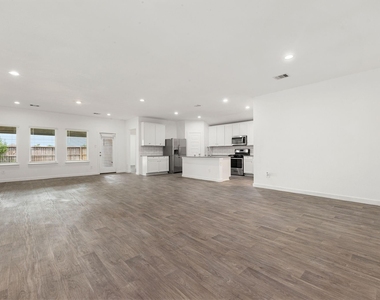 6931 Dell Vista Drive - Photo Thumbnail 11