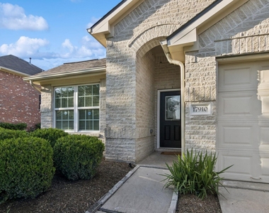 17910 Royal Gate Lane - Photo Thumbnail 2