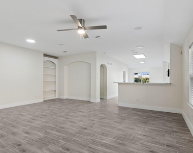 17910 Royal Gate Lane - Photo Thumbnail 6