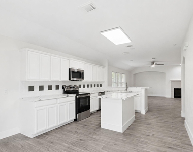17910 Royal Gate Lane - Photo Thumbnail 10