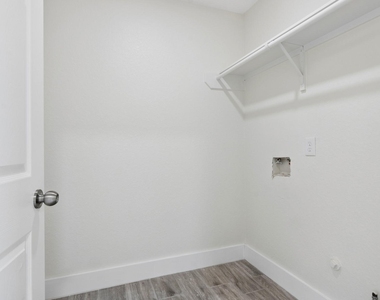 17910 Royal Gate Lane - Photo Thumbnail 14
