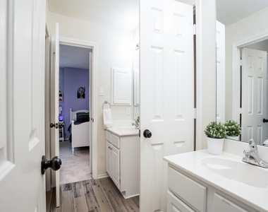 8915 Wallington Drive - Photo Thumbnail 28
