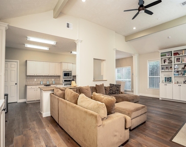 8915 Wallington Drive - Photo Thumbnail 19