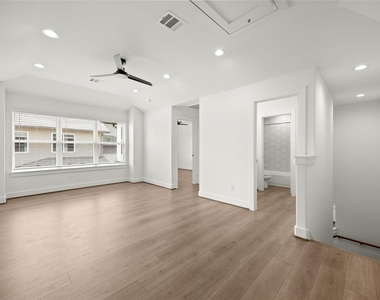 2707 Bronze Vista Drive - Photo Thumbnail 16