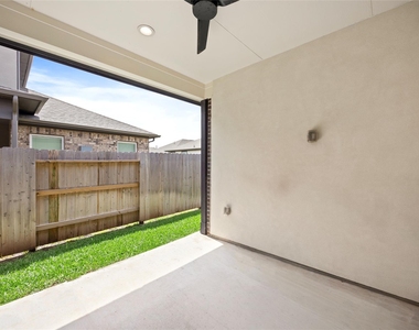 2707 Bronze Vista Drive - Photo Thumbnail 25
