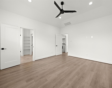 2707 Bronze Vista Drive - Photo Thumbnail 12