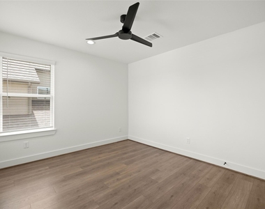 2707 Bronze Vista Drive - Photo Thumbnail 24