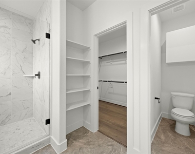2707 Bronze Vista Drive - Photo Thumbnail 14