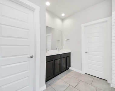 7515 Rivercane Shore Ln - Photo Thumbnail 16