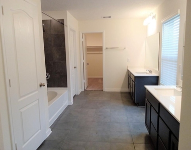 2312 Rosemary Street - Photo Thumbnail 4