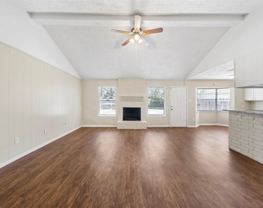 7962 Southmeadow Drive - Photo Thumbnail 3