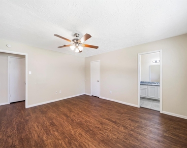 7962 Southmeadow Drive - Photo Thumbnail 14