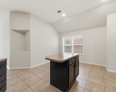 5211 Cayenne Lane - Photo Thumbnail 11
