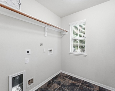 5211 Cayenne Lane - Photo Thumbnail 3