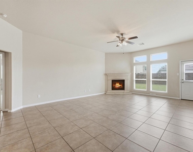 5211 Cayenne Lane - Photo Thumbnail 4