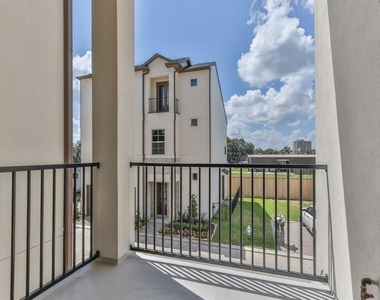 10915 Brookeshire Chase Lane - Photo Thumbnail 21