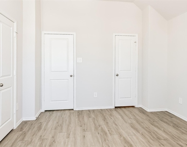 5007 Giant Sequoia Way - Photo Thumbnail 8