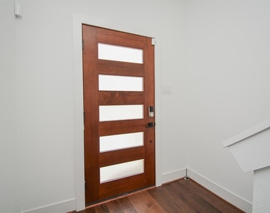 2620 Mcilhenny Street - Photo Thumbnail 1