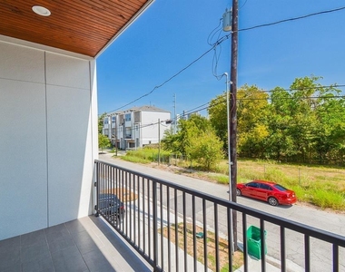 2620 Mcilhenny Street - Photo Thumbnail 6
