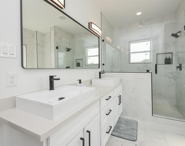 2620 Mcilhenny Street - Photo Thumbnail 15