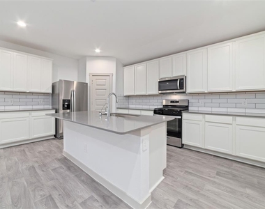 7207 Sunbreeze Lane - Photo Thumbnail 5