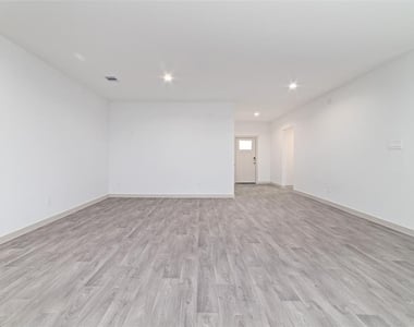 7207 Sunbreeze Lane - Photo Thumbnail 19