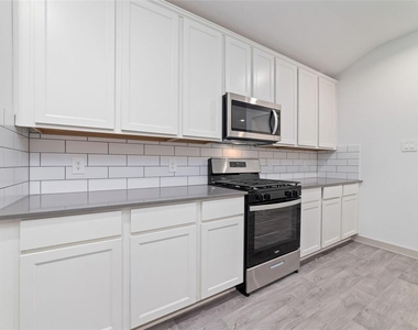 7207 Sunbreeze Lane - Photo Thumbnail 8