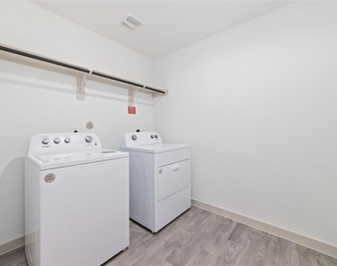 7207 Sunbreeze Lane - Photo Thumbnail 17