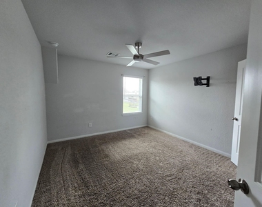 18707 Brisbane Creek Court - Photo Thumbnail 16