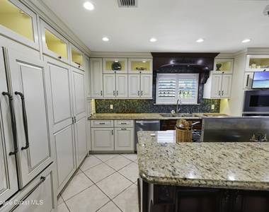 2230 Sykes Creek Drive - Photo Thumbnail 7