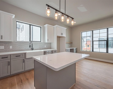 1222 W 24th Street - Photo Thumbnail 12