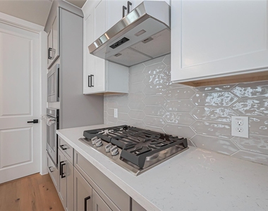1222 W 24th Street - Photo Thumbnail 10