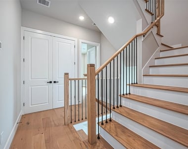 1222 W 24th Street - Photo Thumbnail 23