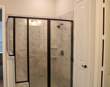 21911 Avalon Queen Drive - Photo Thumbnail 9