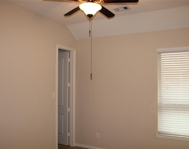 21911 Avalon Queen Drive - Photo Thumbnail 11